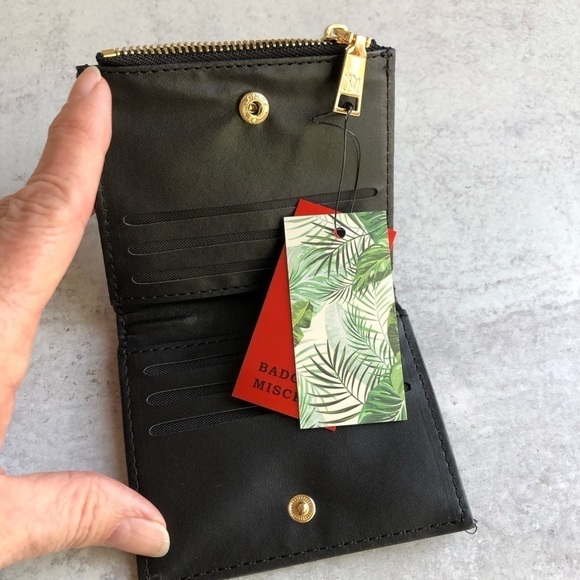 Badgley Mischka NWT Black Short Card Wallet - Picture 6 of 8